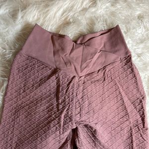 Scrunch butt fashion workout athletic leggings printed detail scrunch butt